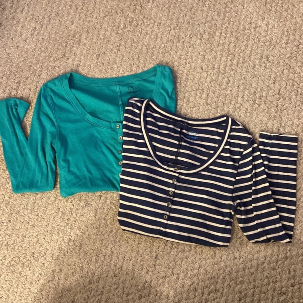 Set of 2 Old Navy size L Long sleeve Henleys